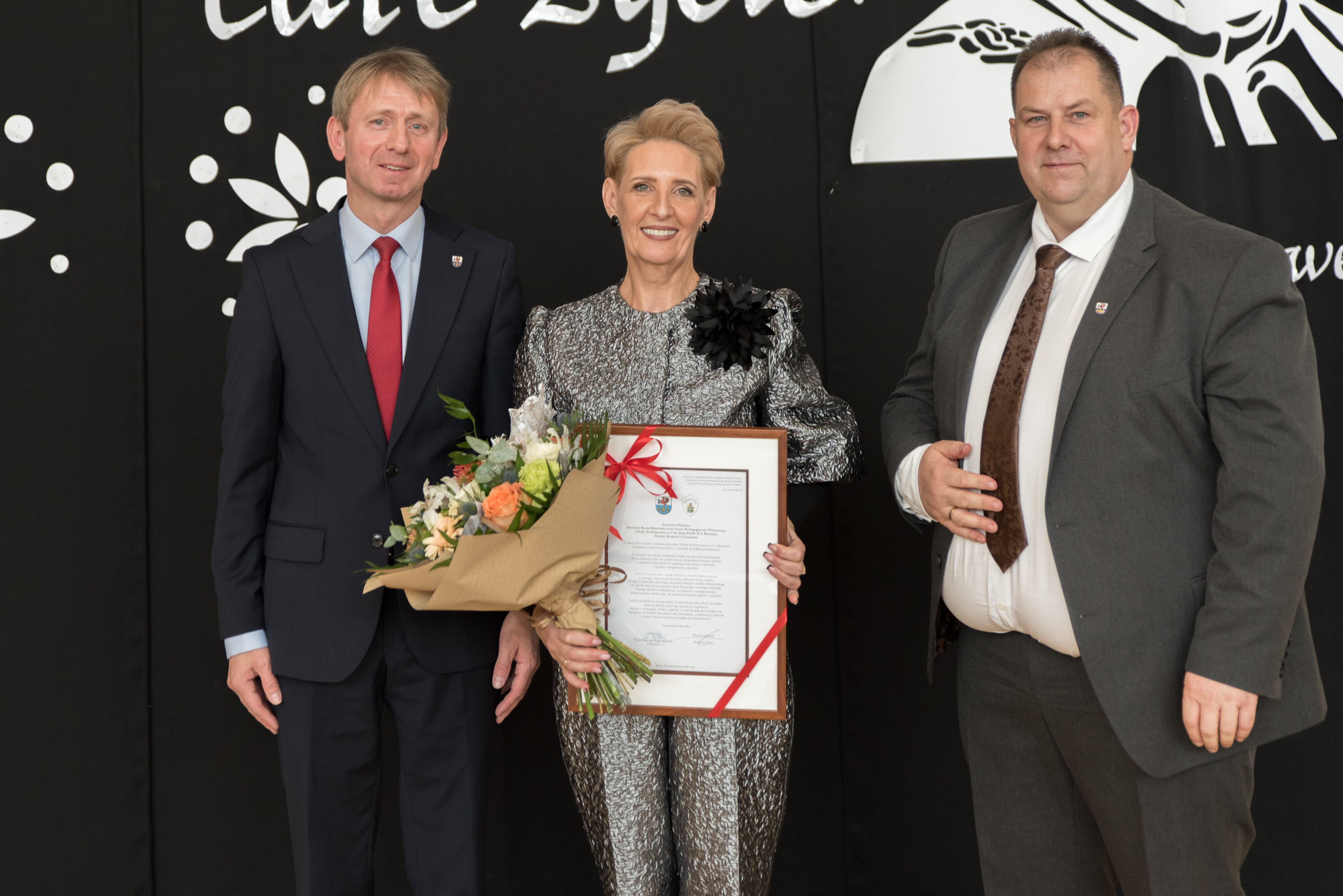 25-LECIE NADANIA IMIENIA JANA PAWŁA II SZKOLE PODSTAWOWEJ NR 1 W BRUSACH