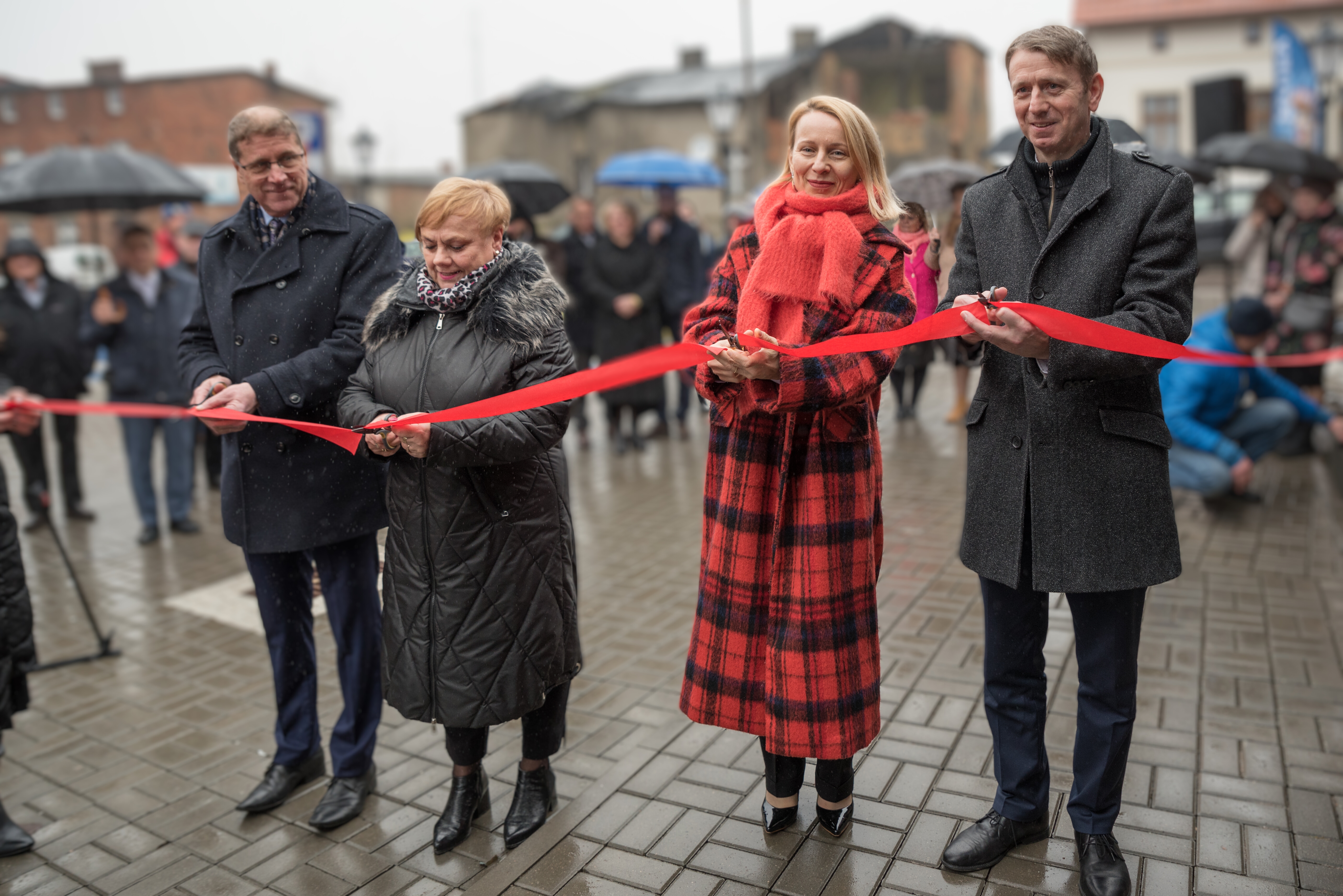 ZREWITALIZOWANY ZABYTKOWY BUDYNEK GOSPODARCZY W BRUSACH UROCZYŚCIE OTWARTY