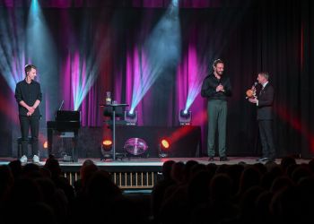 🎶 MUZYCZNY WIECZÓR Z OKAZJI DNIA KOBIET W BRUSACH  🌷