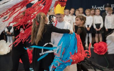 WSPÓLNE ŚWIĘTOWANIE NIEPODLEGŁOŚCI W SZKOLE PODSTAWOWEJ NR 2 W BRUSACH