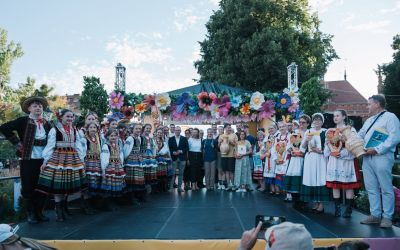 KRËBANE Z CHABROWYM KOGUTEM – SUKCES NA POMORSKIM FESTIWALU ZESPOŁÓW LUDOWYCH