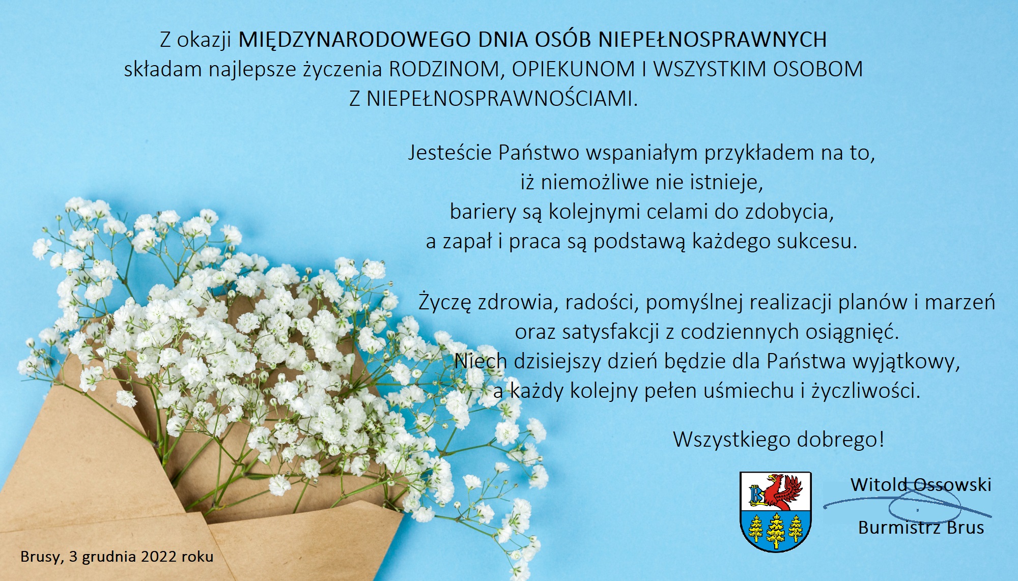 brown-envelop-with-small-white-gypsophila-flowers-arranged-on-corner-of-blue-backdrop.jpg