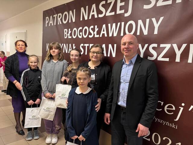SP LEŚNO: SUKCES UCZENNIC Z SP W LEŚNIE W KONKURSIE PLASTYCZNYM