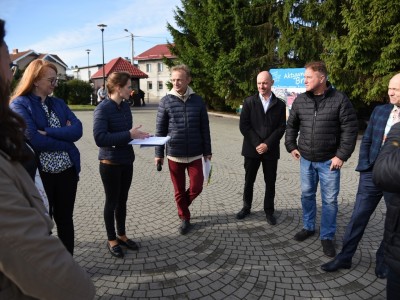 Pojazdy w trzeciej kategorii oceniali: 1.	Michał Sałamaj – firma ProfiAuto, menadżer regionu północno zachodniego 
2.	Monika Malak, Barbara Czapiewska - Firma Sylva Drewno 
3.	Jacek Bruski – dyrektor Gminnego Zarządu Oświaty w Brusach 
4.	Ewelina Jażdżewska – Wydział Środowiska i Rolnictwa Urzędu Miejskiego w Brusach 
5.	Stanisław Szultka – producent sprzętu do ćwiczeń 
6.	Kazimierz Drzewicki – kolarz, mechanik rowerowy 
7.	Wojciech Derewiecki – prezes Stowarzyszenia Miłośników Historii Gryfa Pomorskiego „CIS” w Męcikale
