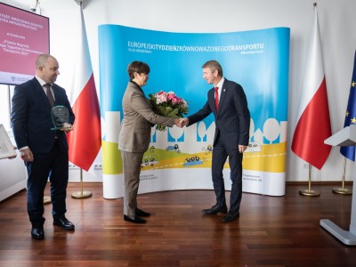 Nagrody pogratulowali Burmistrzowi Brus m.in. Małgorzata Kuźma, dyrektor generalny w Ministerstwie Infrastruktury i Maciej Michałowski, dyrektor Biura Ministra.