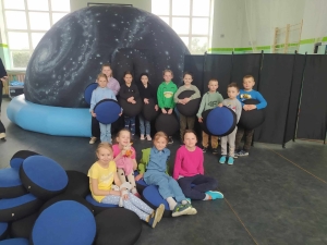 SP LUBNIA: Pokazy astronomiczne w mobilnym planetarium