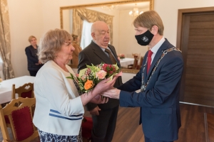 Państwo Gromowscy odznaczeni medalem za długoletnie pożycie małżeńskie