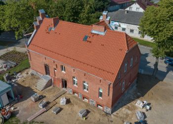 RENOWACJA DAWNEJ PASTORÓWKI W KOSOBUDACH