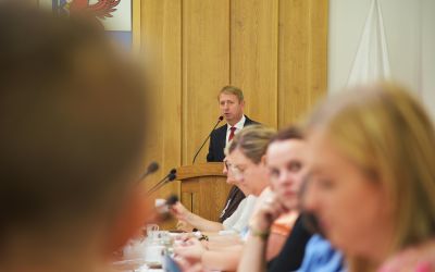 NARADA BURMISTRZA BRUS Z SOŁTYSAMI I PRZEWODNICZĄCYMI OSIEDLI - HARMONOGRAM ZEBRAŃ Z MIESZKAŃCAMI
