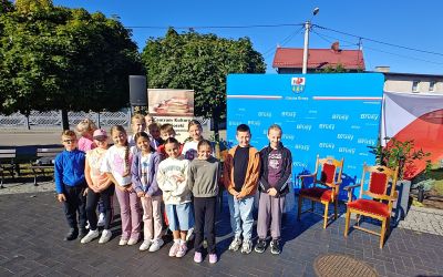 SP W LEŚNIE: Klasa 4 na Narodowym Czytaniu w Brusach