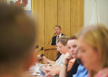 NARADA BURMISTRZA BRUS Z SOŁTYSAMI I PRZEWODNICZĄCYMI OSIEDLI - HARMONOGRAM ZEBRAŃ Z MIESZKAŃCAMI
