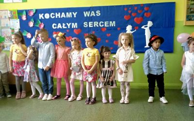 SP LEŚNO: DZIEŃ MAMY I TATY