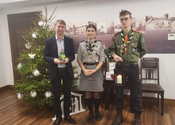 BETLEJEMSKIE ŚWIATŁO POKOJU DOTARŁO DO BRUS