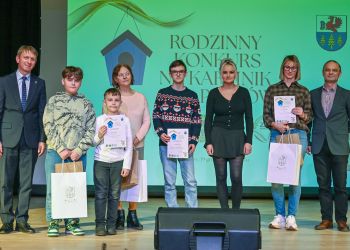 ROZSTRZYGNIĘTO RODZINNY KONKURS NA KARMNIK DLA PTAKÓW