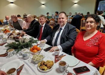 PRZEDŚWIĄTECZNE SPOTKANIE MIESZKAŃCÓW W HUCIE