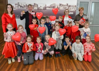 ZERÓWKOWICZE Z WIZYTĄ W URZĘDZIE MIEJSKIM