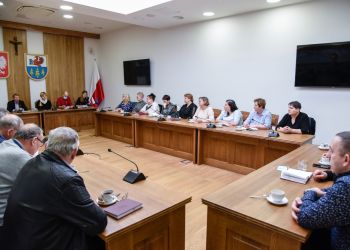 WSPARCIE DLA UKRAINY. NADZWYCZAJNA NARADA SOŁTYSÓW.