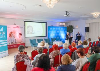 BEZPŁATNY PORADNIK NA TEMAT POLITYKI SENIORALNEJ