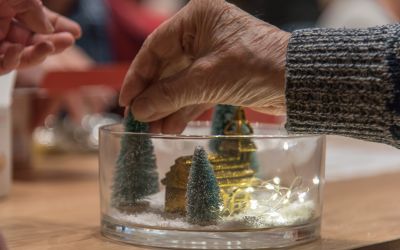 WARSZTATY DEKORACJI BOŻONARODZENIOWYCH DLA SENIORÓW