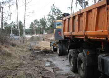 PRACE DROGOWE NA ULICY DŁUGIEJ W MĘCIKALE