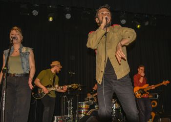 MESAJAH WYSTĄPIŁ W BRUSACH!